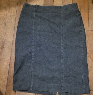 Van Heusen Gray Knee-Length Pencil Skirt Size 4 Stretch  Jean Skirt